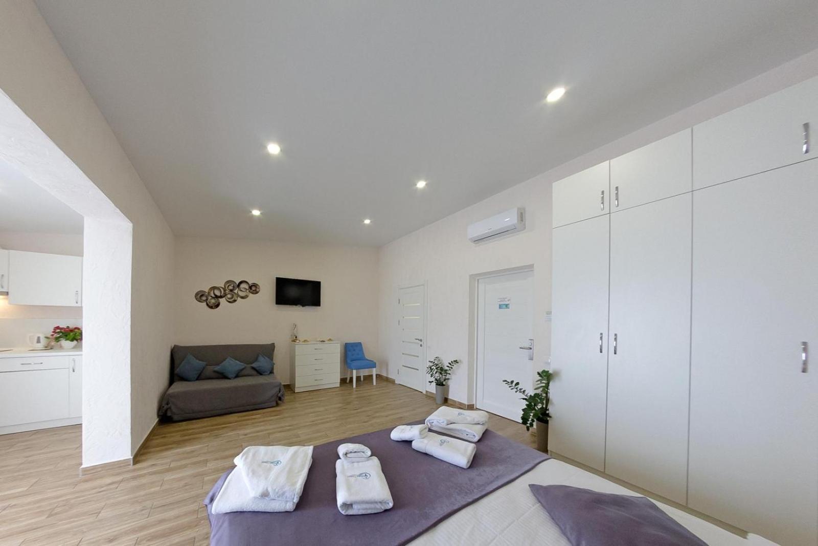 Apart-Hotel Poseidon Odessa Esterno foto